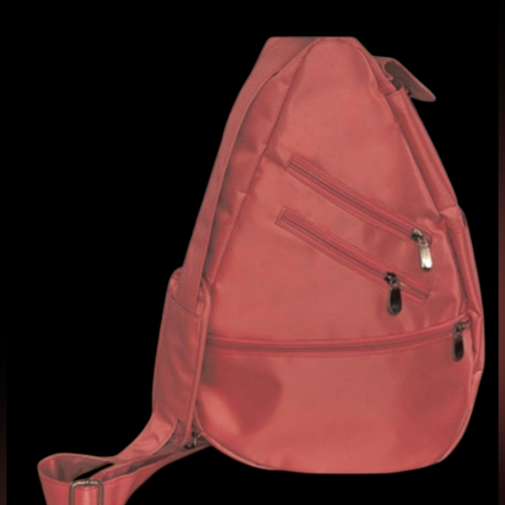 ๐ Backpack - Picture 3 of 8